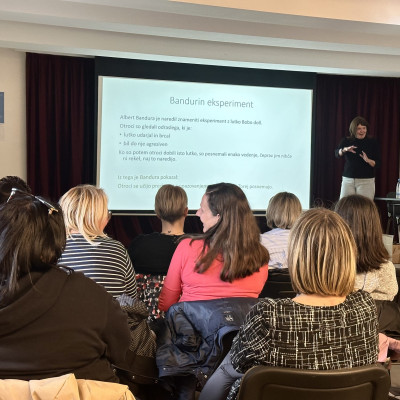 Akademija za starše (dr. Eva Škobalj)